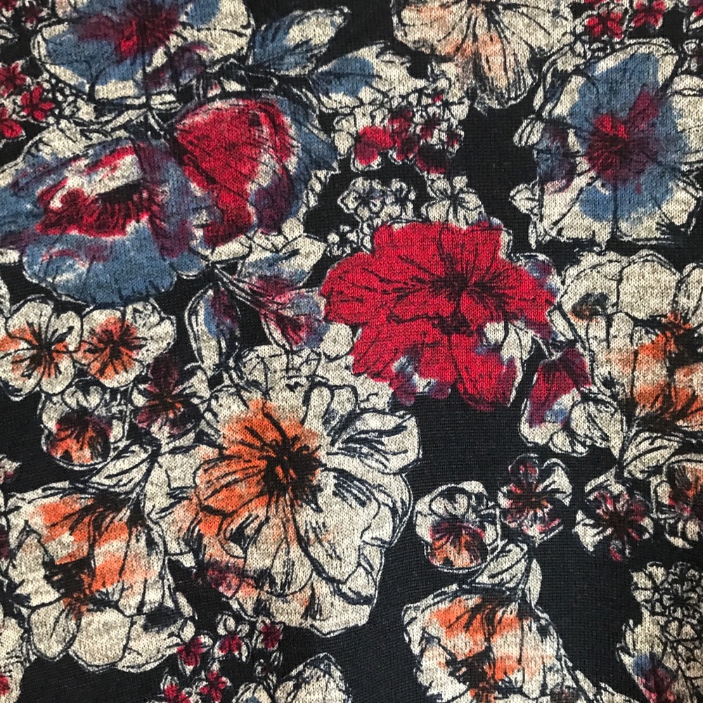 Friday Special Discount!! M floral lularoe Sarah